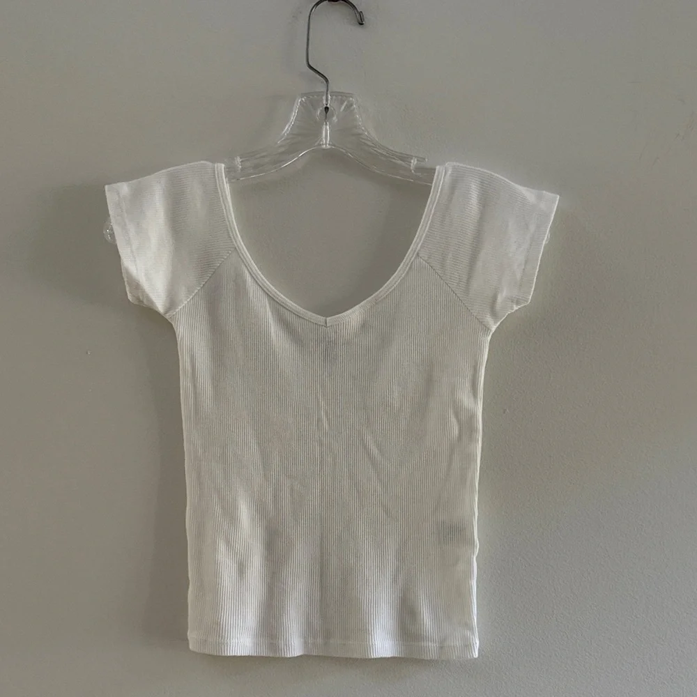 BRANDY MELVILLE 100% Cotton V Neck Short Sleeve Top T-Shirt One Size White - Picture 1 of 5